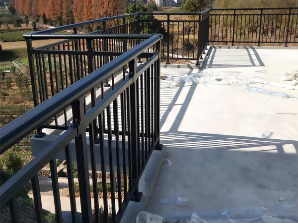 小區(qū)鋅鋼護(hù)欄