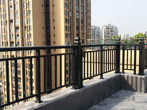 陽臺欄桿材質有哪些？