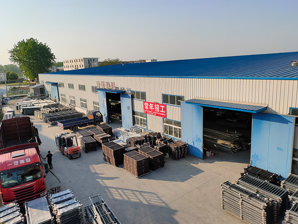 金用護(hù)欄期待著中國(guó)的經(jīng)濟(jì)復(fù)蘇，為護(hù)欄行業(yè)加油助力！