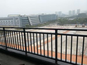 陽臺(tái)護(hù)欄哪種材料好？