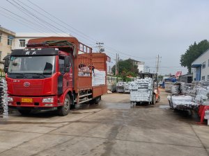 金用護(hù)欄2020年7月25日鋅鋼陽臺(tái)護(hù)欄裝車發(fā)貨！