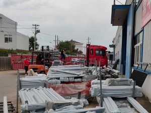 金用護(hù)欄2020年8月7日鋅鋼陽臺護(hù)欄裝車發(fā)貨！