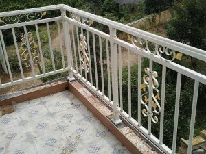 陽臺(tái)護(hù)欄采購技巧