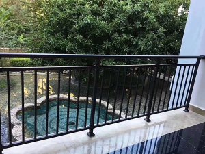 陽臺(tái)護(hù)欄選購方法