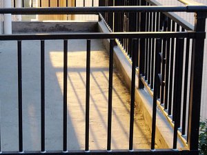 陽臺(tái)護(hù)欄保養(yǎng)維護(hù)方法