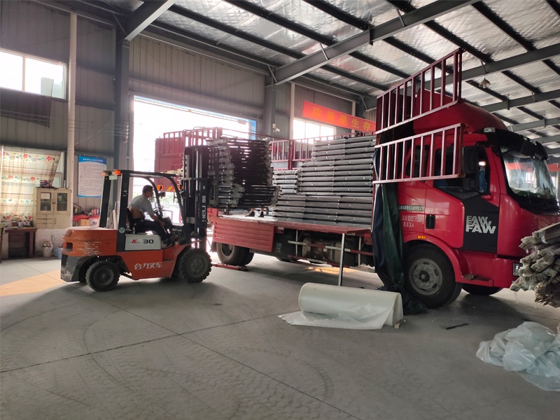 金用護欄2020年9月1日鋁合金玻璃護欄發貨！