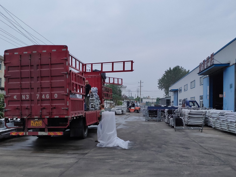 金用護(hù)欄2020年9月15日鋅鋼樓梯扶手發(fā)貨！