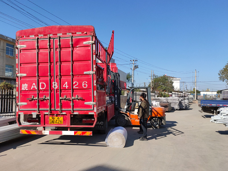 金用護欄2020年11月4日上午鋅鋼陽臺護欄發貨！