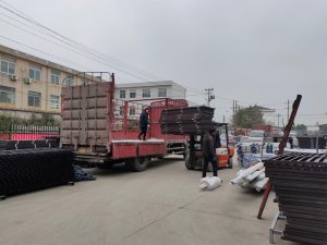 金用護欄2020年12月11日鋅鋼百葉窗發貨！