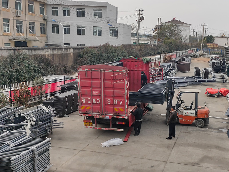 金用護(hù)欄2020年12月14日鋁合金百葉窗發(fā)貨！