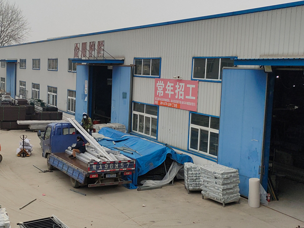 金用護(hù)欄2020年1月5日鋅鋼陽(yáng)臺(tái)護(hù)欄發(fā)貨！