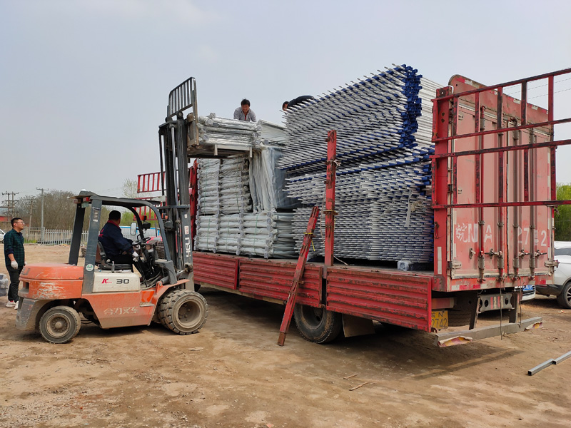 金用護欄2021年3月30日圍墻護欄、陽臺護欄發貨！