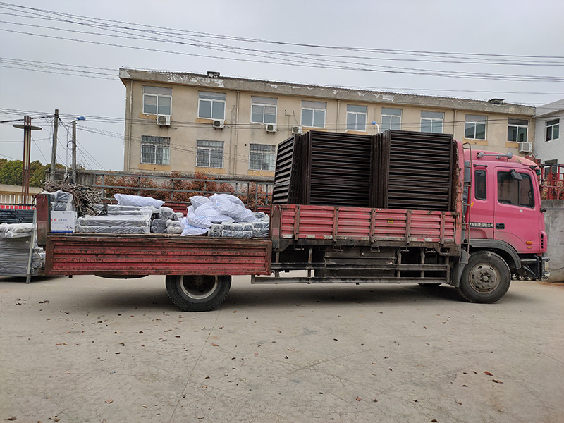 金用護欄2021年3月30日鋅鋼百葉窗發(fā)貨！