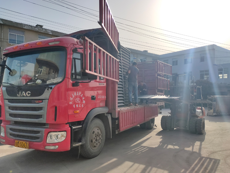 金用護欄2021年4月30日鋅鋼百葉窗發貨！