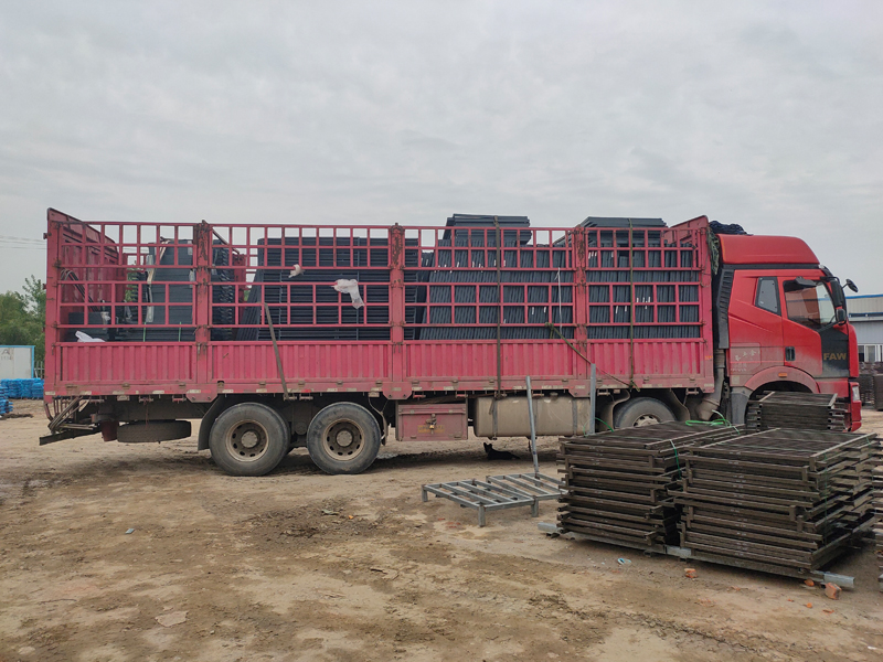 金用護(hù)欄2021年5月6日鋁合金百葉窗發(fā)貨！