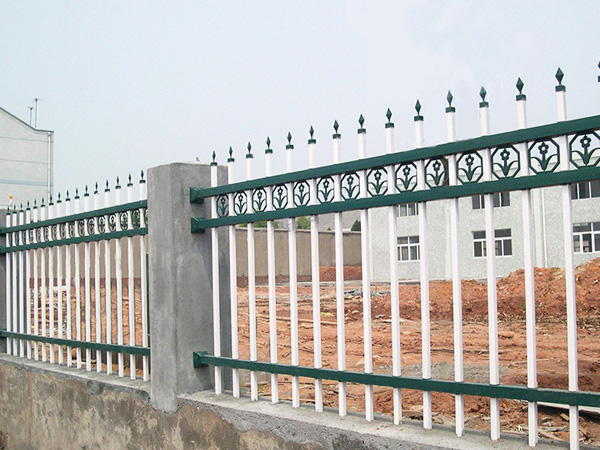 圍墻護(hù)欄多少錢一平方？