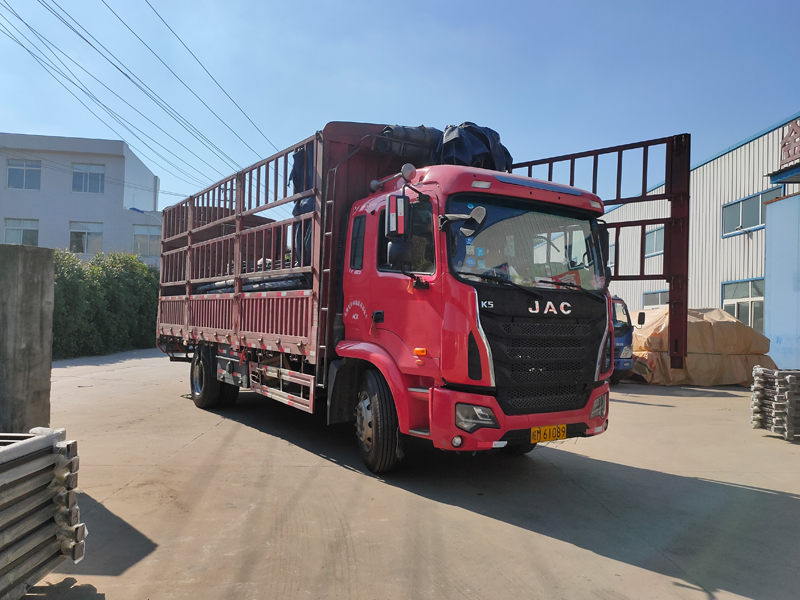 金用護欄2021年8月6日鋅鋼百葉窗發貨！