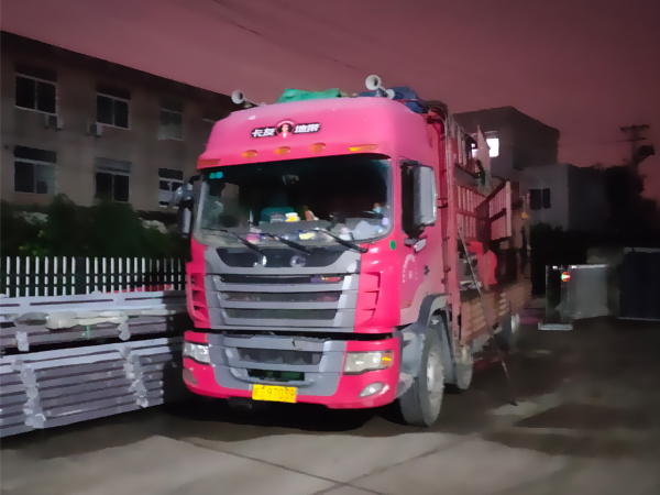 金用護欄2021年8月17日鋅鋼空調欄桿發貨！