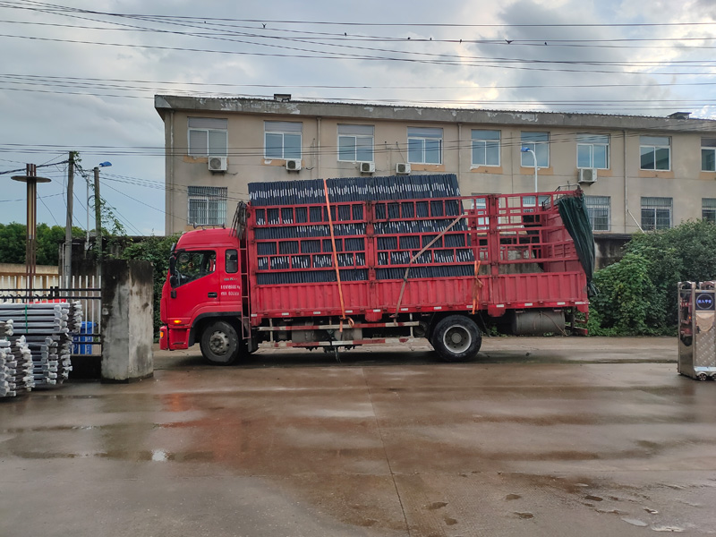 金用護欄2021年8月20日鋅鋼百葉窗發(fā)貨！