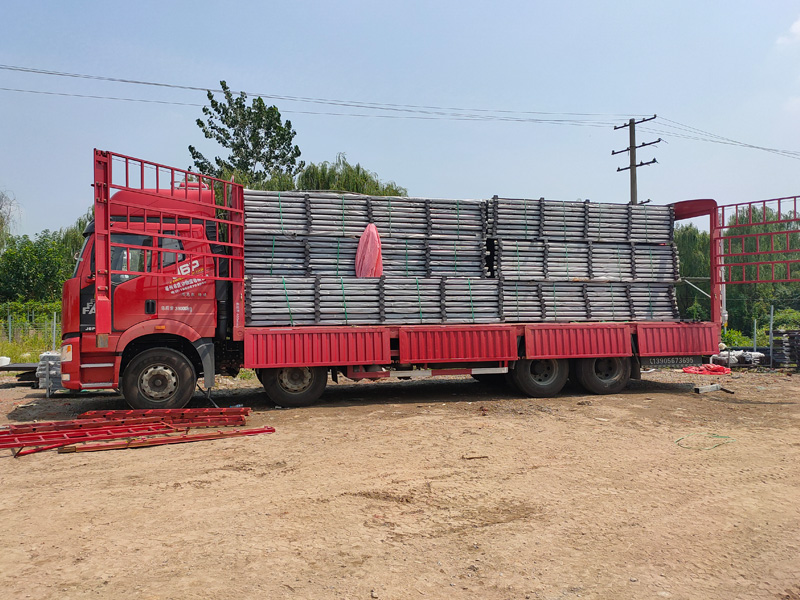 金用護(hù)欄2021年8月21日鋅鋼連廊欄桿發(fā)貨！