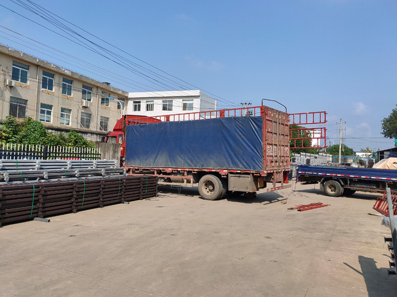 金用護欄2021年8月23日鋅鋼百葉窗發(fā)貨！