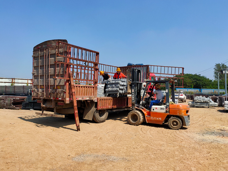  金用護(hù)欄2021年9月13日鋅鋼陽臺(tái)護(hù)欄發(fā)貨！