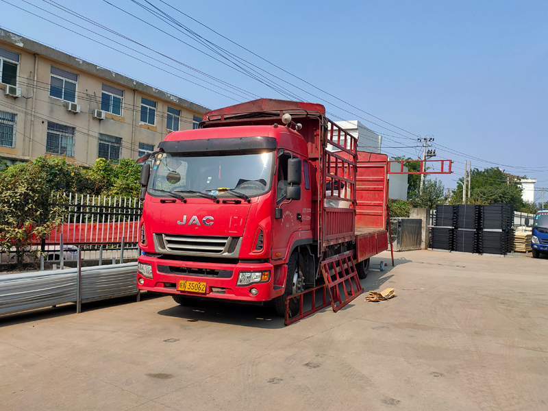 金用護欄2021年9月17日鋅鋼陽臺護欄發貨！