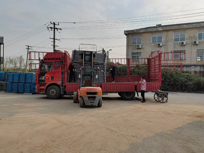 金用護(hù)欄2021年10月26日鋅鋼連廊護(hù)欄發(fā)貨！