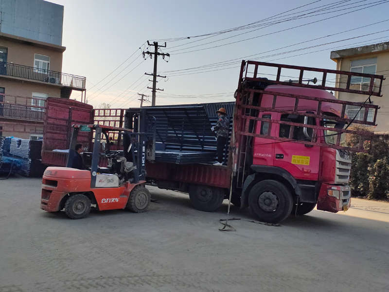 金用護欄2021年11月23日鋅鋼百葉窗發貨！