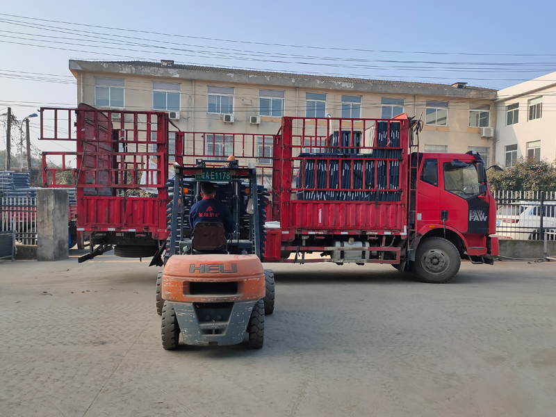 金用護欄2021年11月29日鋅鋼百葉窗發貨！