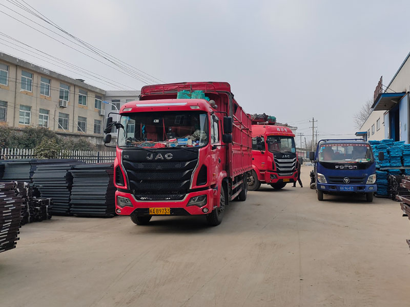  金用護欄2022年2月24日鋅鋼陽臺欄桿裝車發(fā)貨！