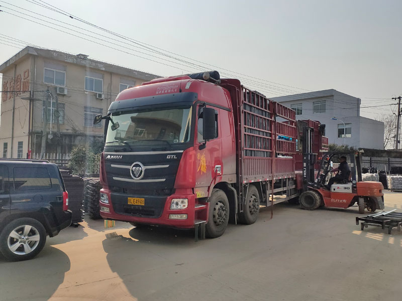 金用護欄2022年3月1日鋅鋼百葉窗裝車發貨！