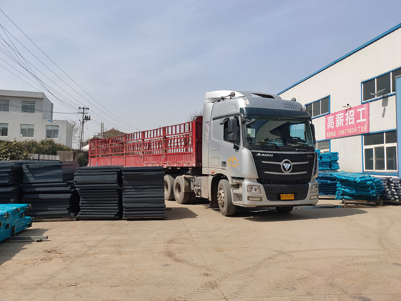 金用護欄2022年3月5日鋅鋼陽臺欄桿裝車發貨！