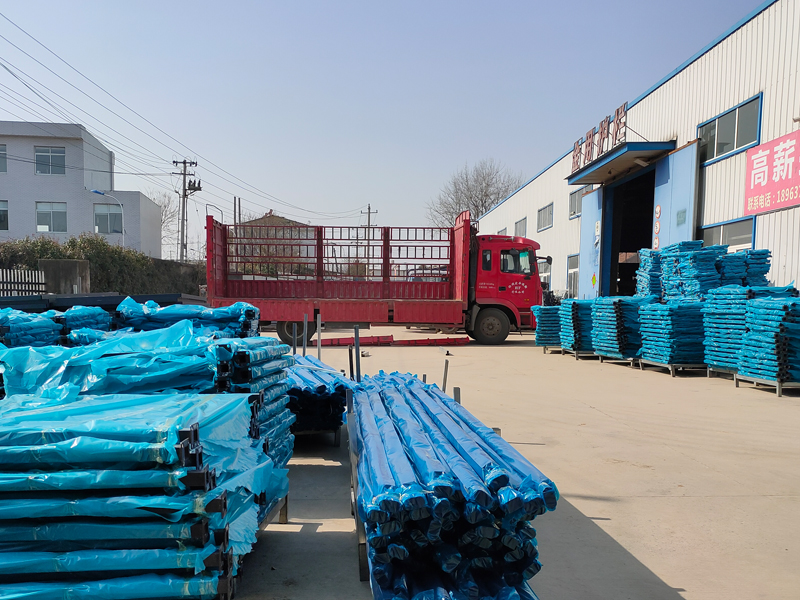 金用護欄2022年3月7日鋅鋼陽臺欄桿裝車發貨！