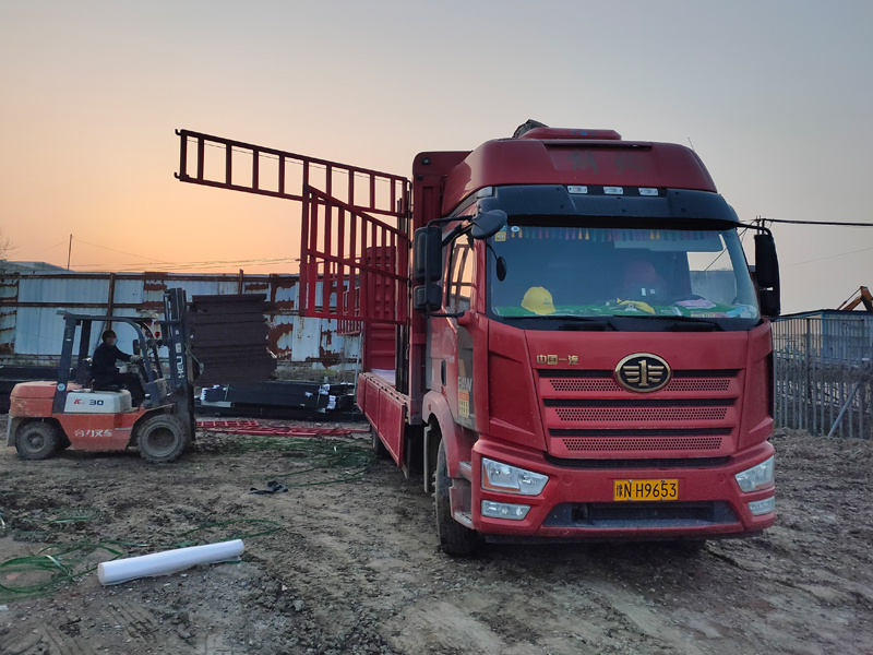 金用護欄2022年3月30日鋅鋼百葉窗裝車發貨！