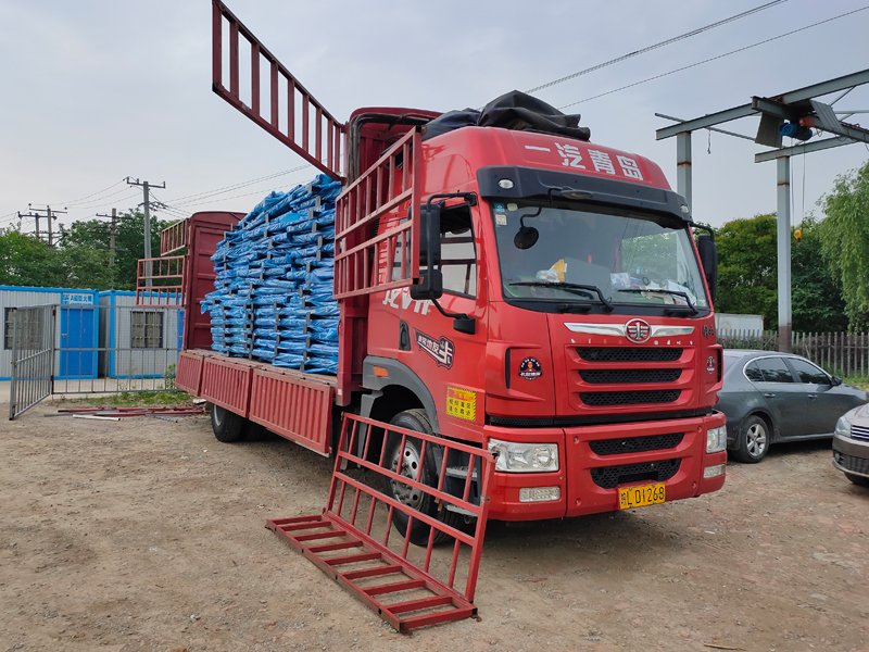 金用護(hù)欄2022年5月16日鋅鋼陽臺(tái)護(hù)欄裝車發(fā)貨！