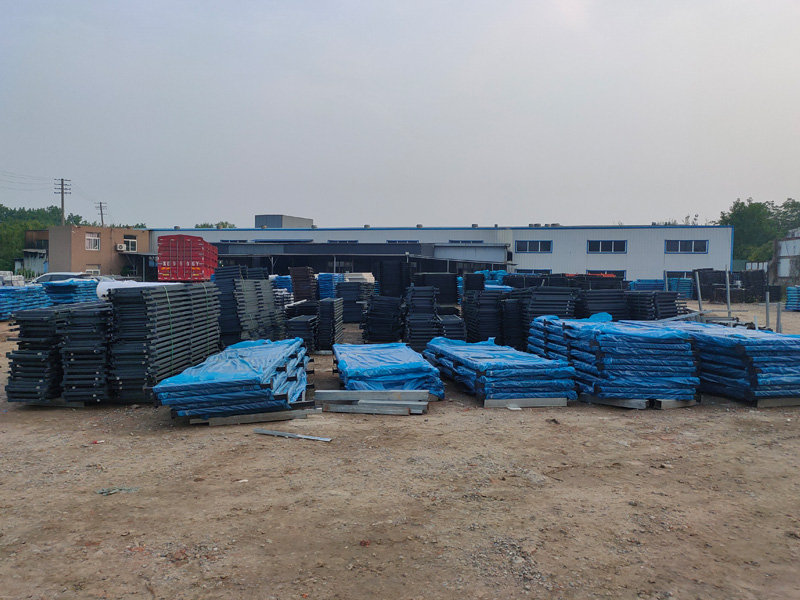 金用護欄2022年5月31日鋅鋼空調欄桿裝車發貨！