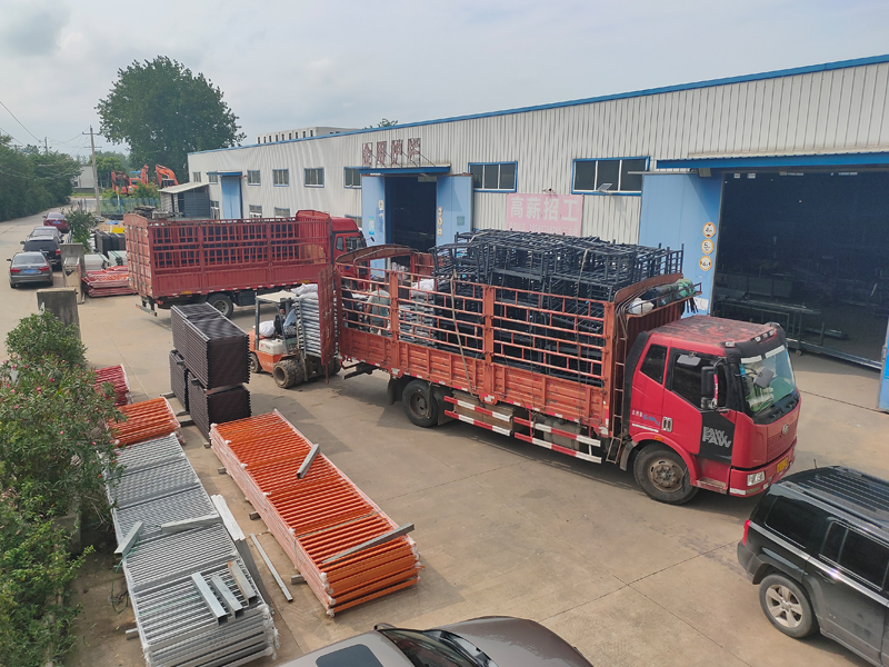 金用護(hù)欄2022年7月29日鋅鋼空調(diào)欄桿裝車發(fā)貨! 金用護(hù)欄2022年7月29日鋅鋼空調(diào)欄桿裝車發(fā)貨!