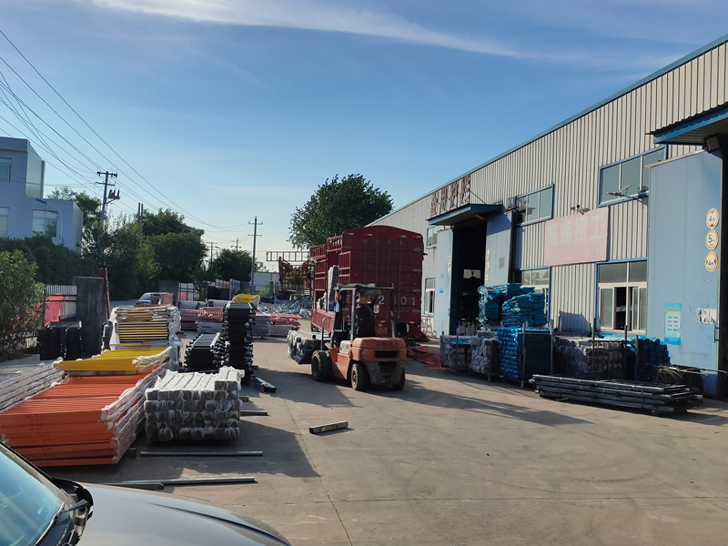 金用護欄2022年8月6日鋅鋼組裝式欄桿裝車發(fā)貨！