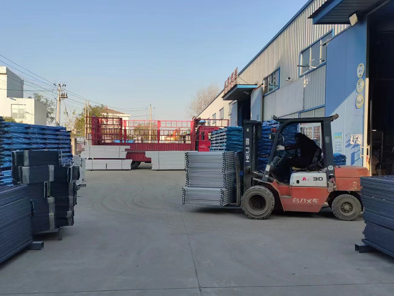 金用護欄2022年12月8日鋅鋼飄窗欄桿裝車發貨！