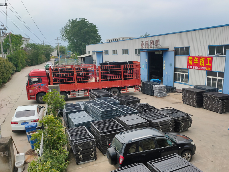 金用護欄2023年5月4日鋅鋼圍墻護欄裝車發貨！