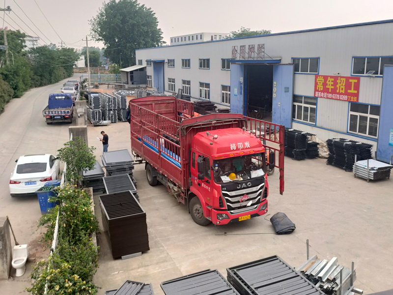 金用護欄2023年5月12日鋅鋼飄窗護欄裝車發(fā)貨！