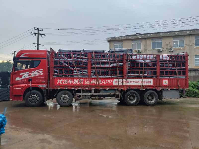 2023年7月27日飄窗欄桿裝車(chē)發(fā)貨！