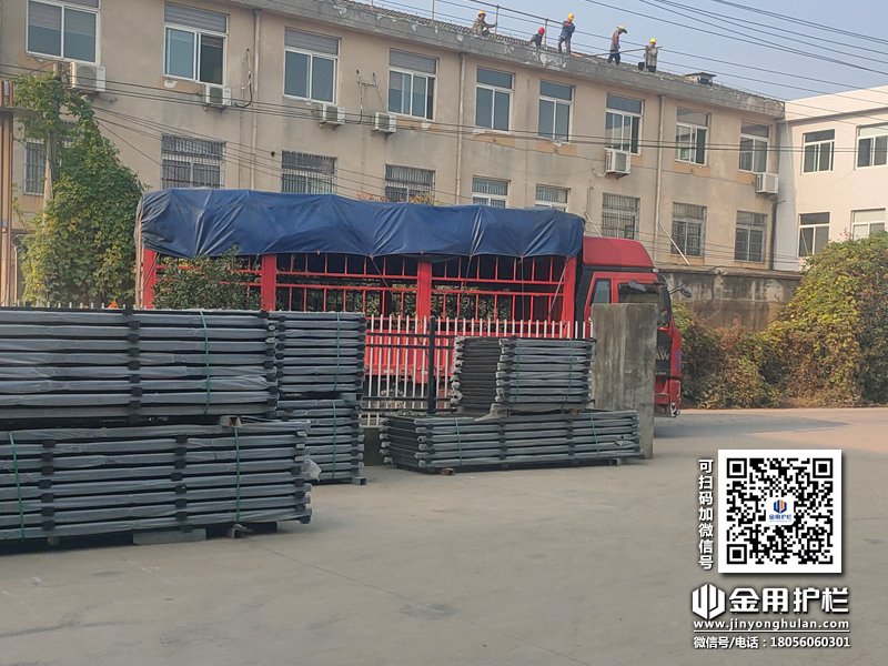 2023年10月19日鋅鋼百葉窗裝車(chē)發(fā)貨！
