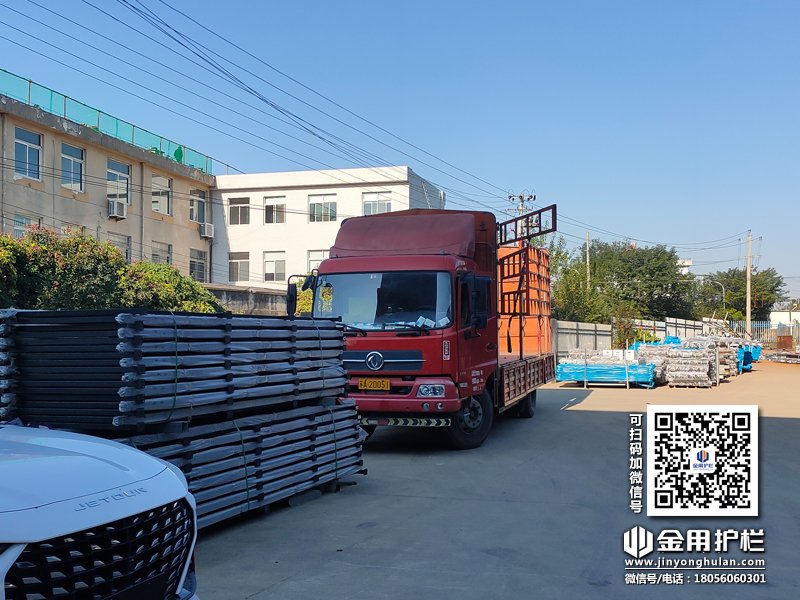 2023年10月23日鋅鋼百葉窗裝車發(fā)貨！