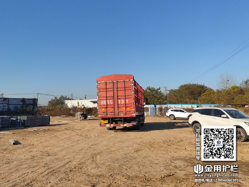 2023年11月28日鋅鋼百葉窗裝車發貨！