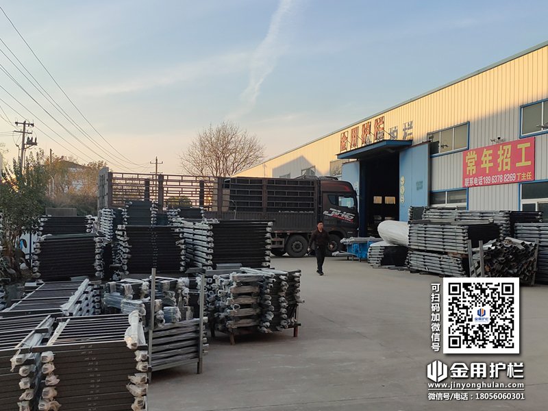 2023年12月7日鋅鋼百葉窗裝車發貨！