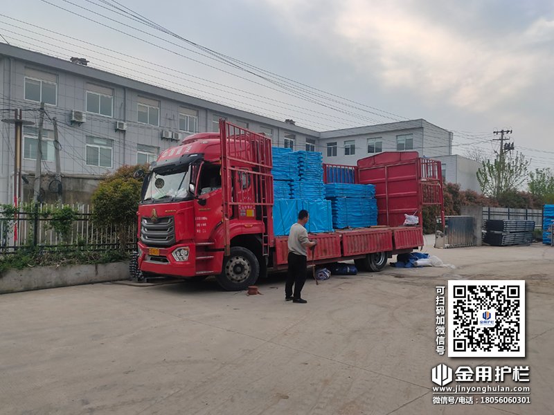 2024年4月9日鋅鋼陽臺護欄裝車發(fā)貨！