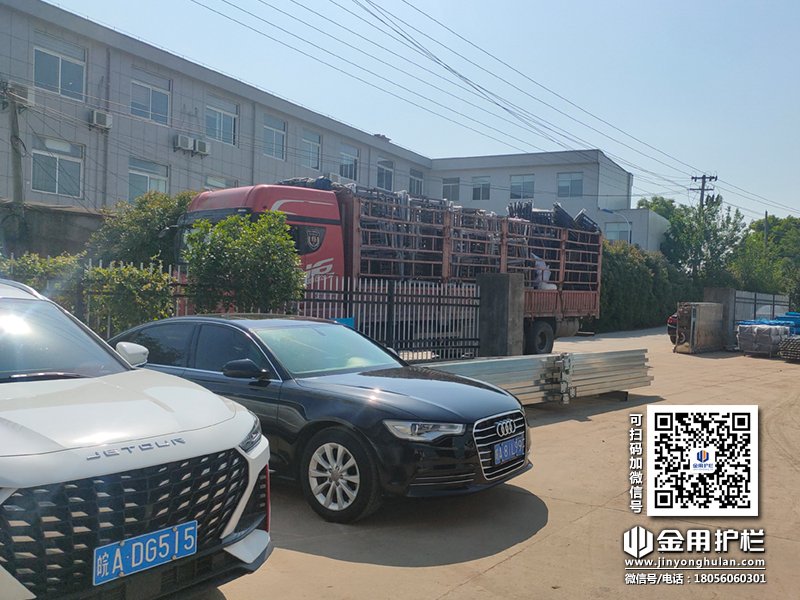 2024年5月7日鋅鋼空調護欄裝車發貨！