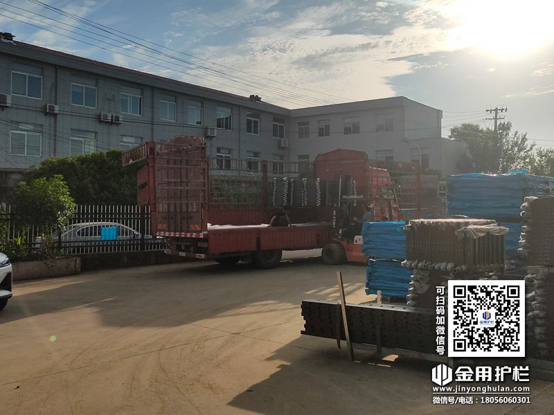 2024年6月3日鋅鋼飄窗欄桿裝車發(fā)貨！
